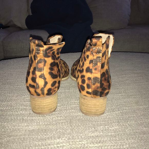 A rider girl leopard closed toe side cut out bootie size 7 - Picture 4 of 7